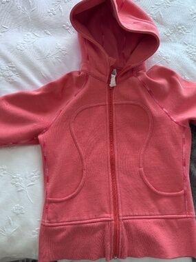 Lululemon zip up sweater size 6